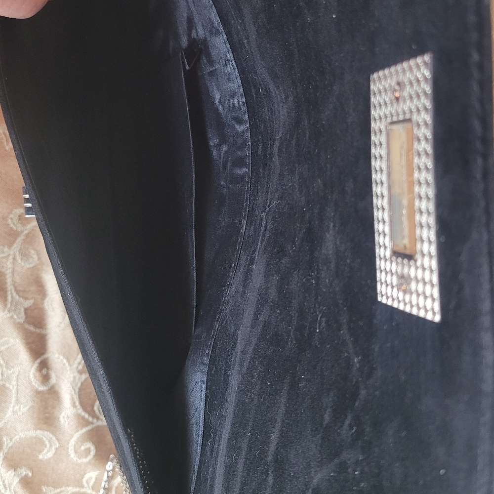 black purse - Picture 2 of 3